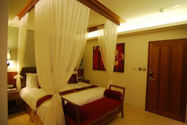 Double Room (202)