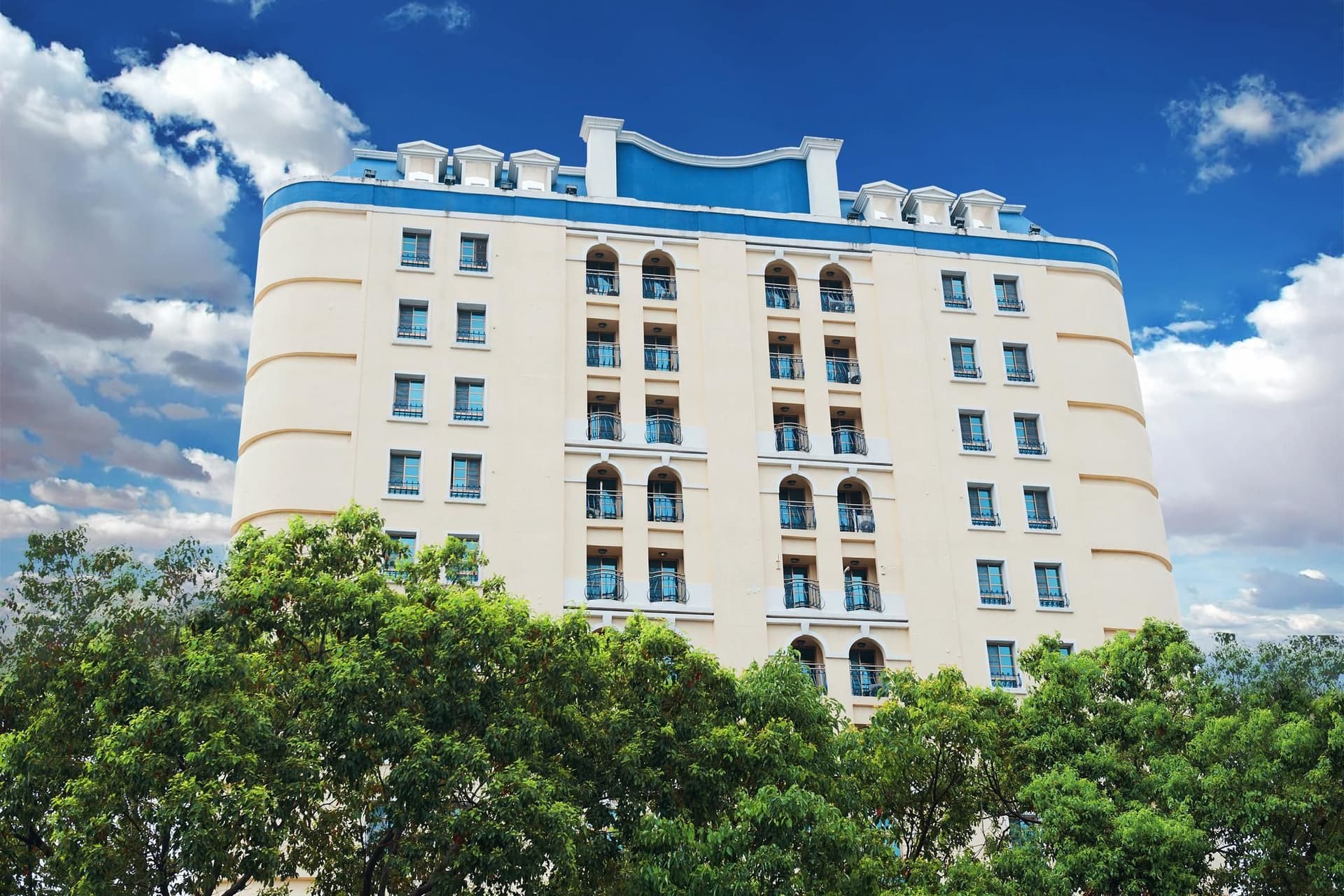 โรงแรมทรีอานงคันทรี