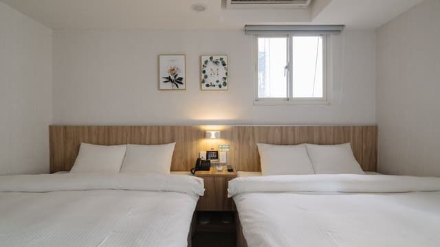 Elite Twin Room