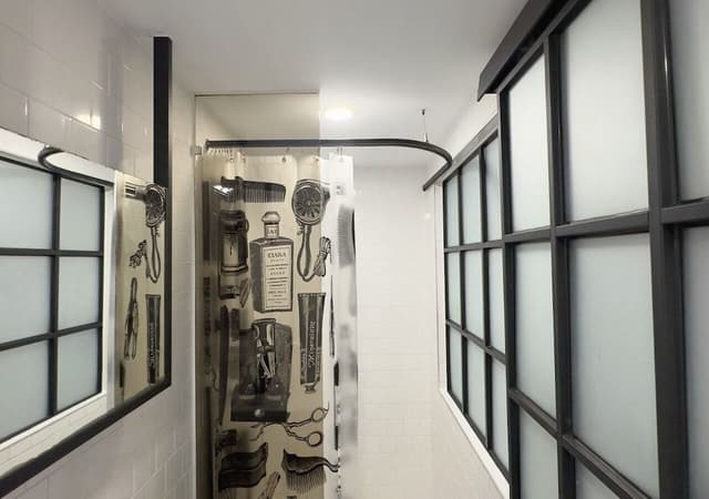 Medium loft double, Windowless