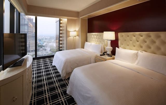 Opera Family Suite