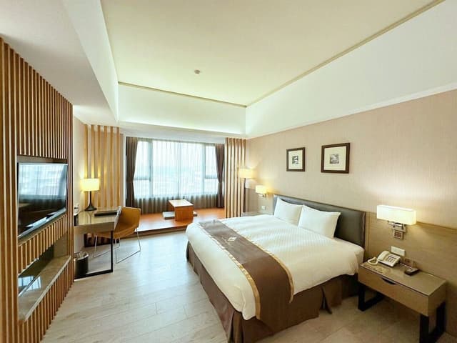 Deluxe King Room