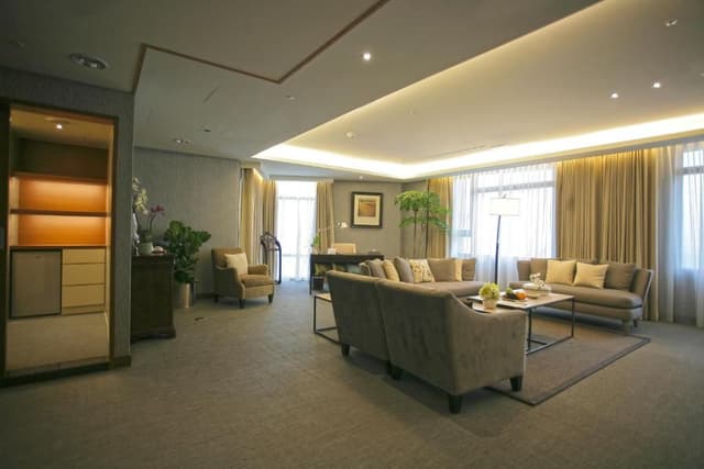 Premium Suite