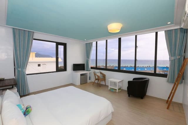 Luxury Double Room, 1 Queen Bed, Bathtub, Ocean View