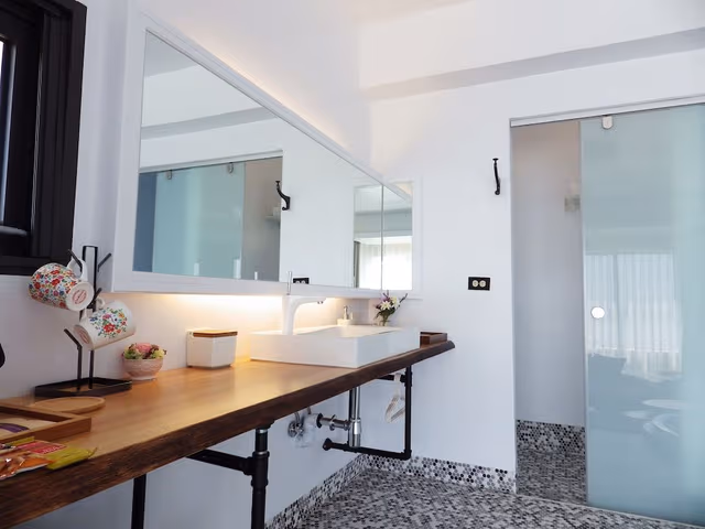 Deluxe suite,balcony,Hot tub,ocean View