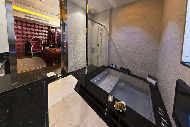 Standard Double Room (Check in after 21:00)