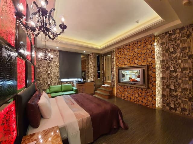 Economy Double Room (No private parking check-in after 9PM)