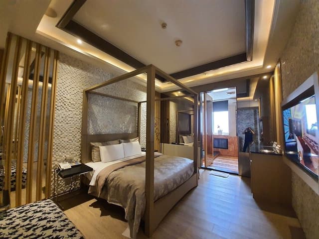 Standard Double Room (Check in after 21:00)