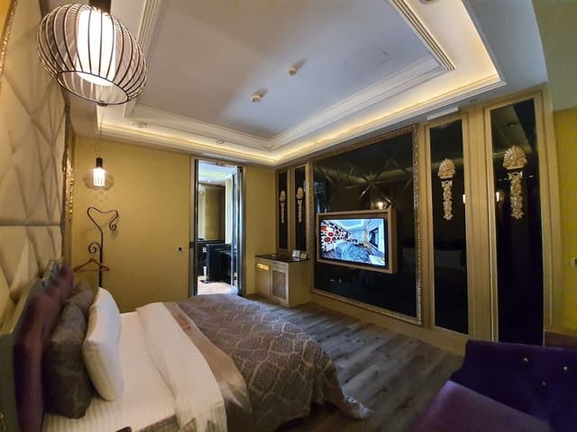 Standard Double Room (Check in after 21:00)