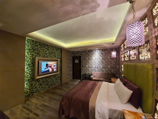 Economy Double Room (No private parking check-in after 9PM)