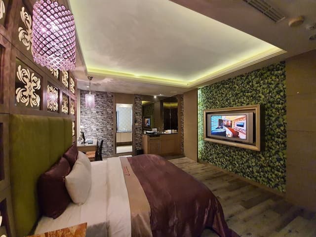 Economy Double Room (No private parking check-in after 9PM)