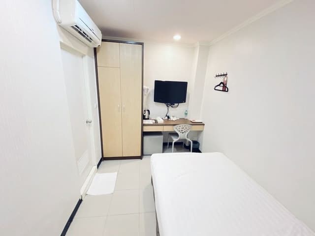 Single Room, No Windows (Room Only)