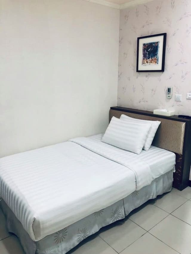 Single Room, No Windows (Room Only)