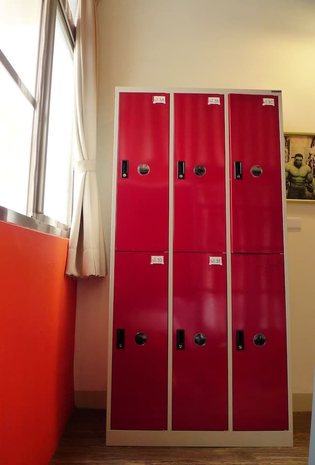 Shared Dormitory, Women only