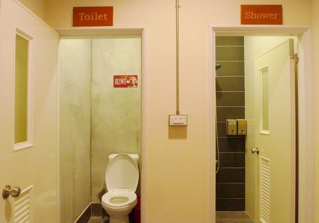 Shared Dormitory, Women only