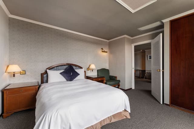 Superior Suite