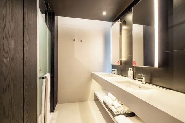 Deluxe Quadruple Room (Cheers)