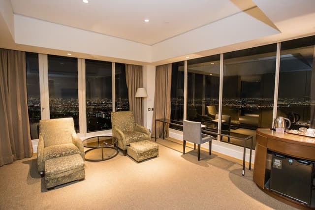 Deluxe Suite