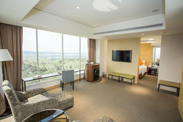 Deluxe Suite