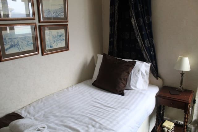 Single Room, Sea View