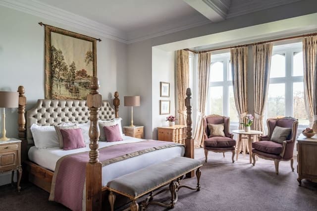 Feature Room