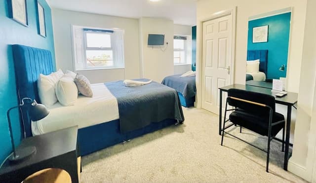 Family Triple Room, City View
