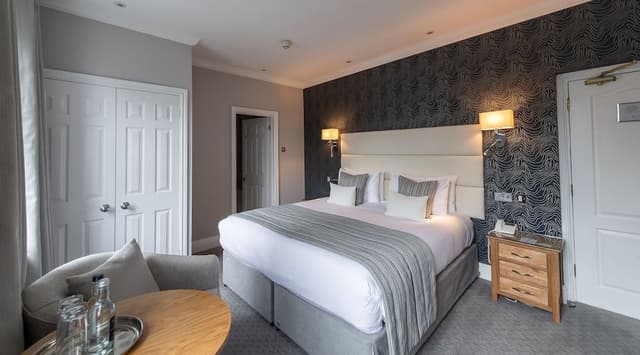 Double or Twin Room (Inland Facing)
