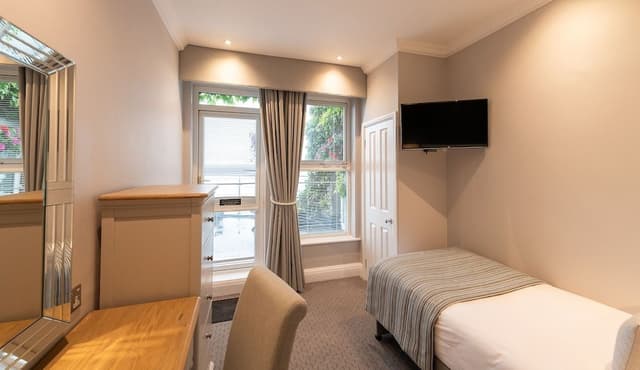 Single Room, Sea View