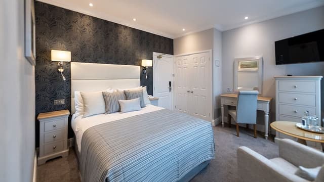 Double or Twin Room (Inland Facing)