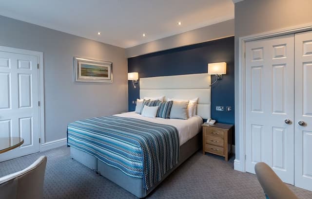 Double or Twin Room (Inland Facing)
