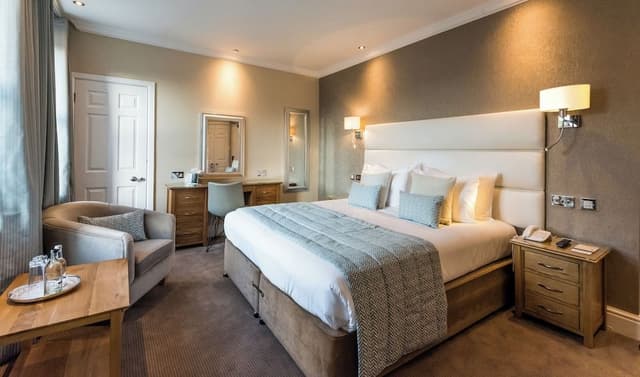 Double or Twin Room (Inland Facing)