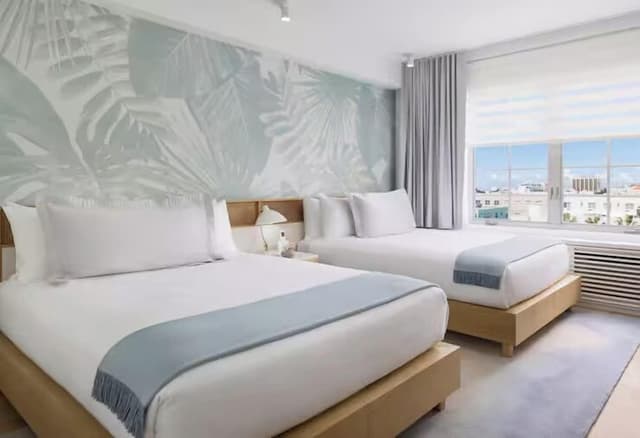 Standard Room, 2 Queen Beds, Pool View