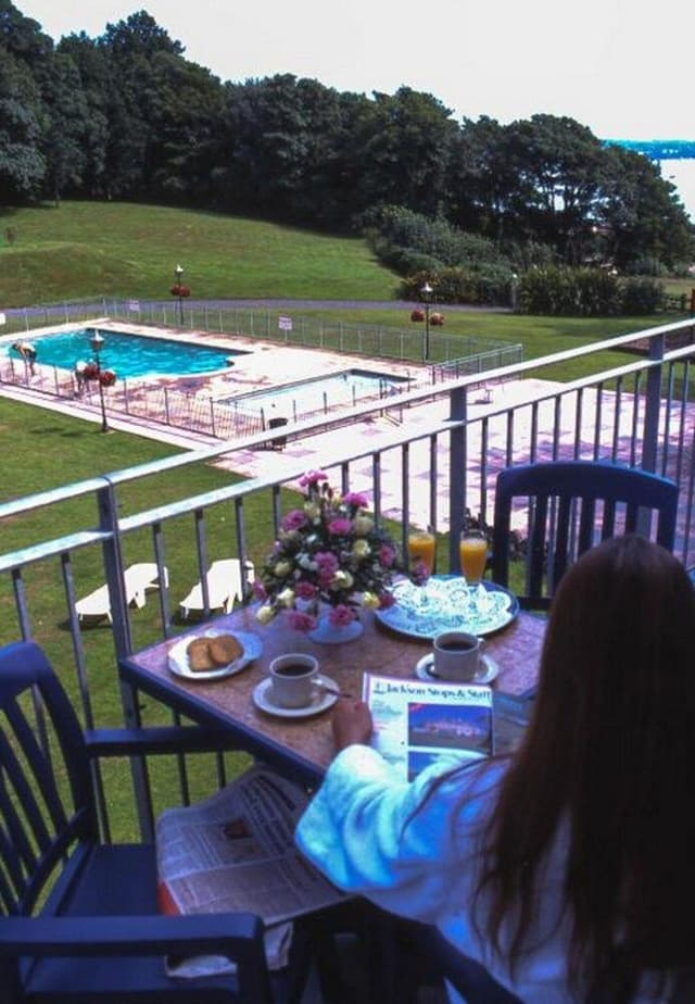 Family Room, Balcony
