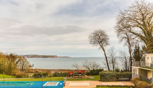 Twin or Family Room with Seaview