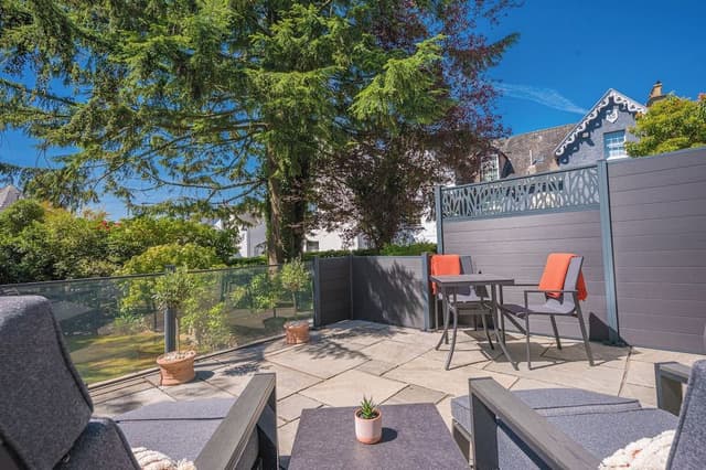 Suite, Ensuite, Garden View