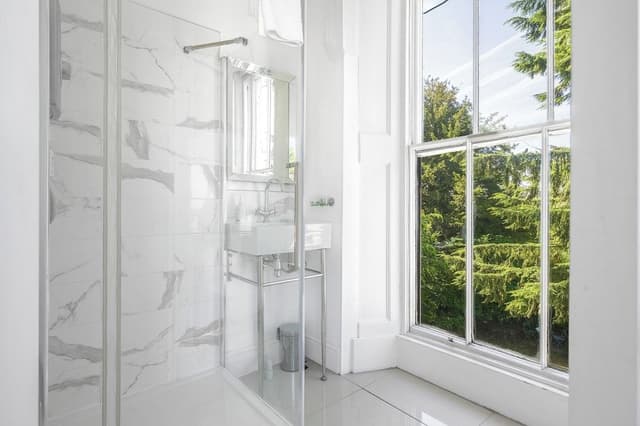 Suite, Ensuite, Garden View