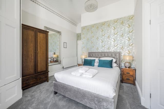 Suite, Ensuite, Garden View