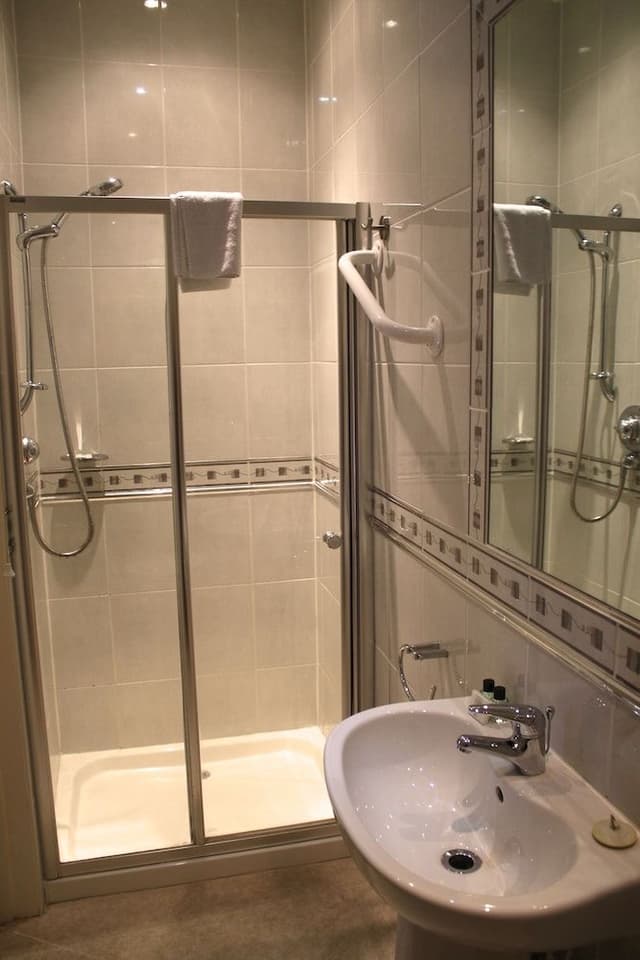 Standard Twin Room, Ensuite, Sea View