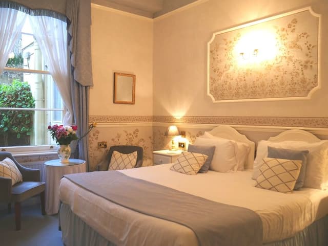 Deluxe Double or Twin Room