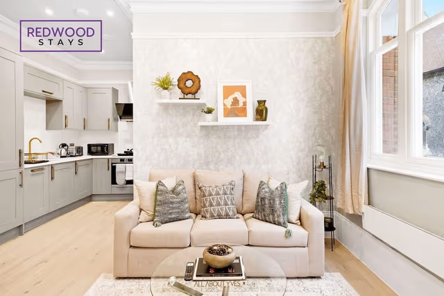 Deluxe Apartment, 1 King Bed with Sofa bed