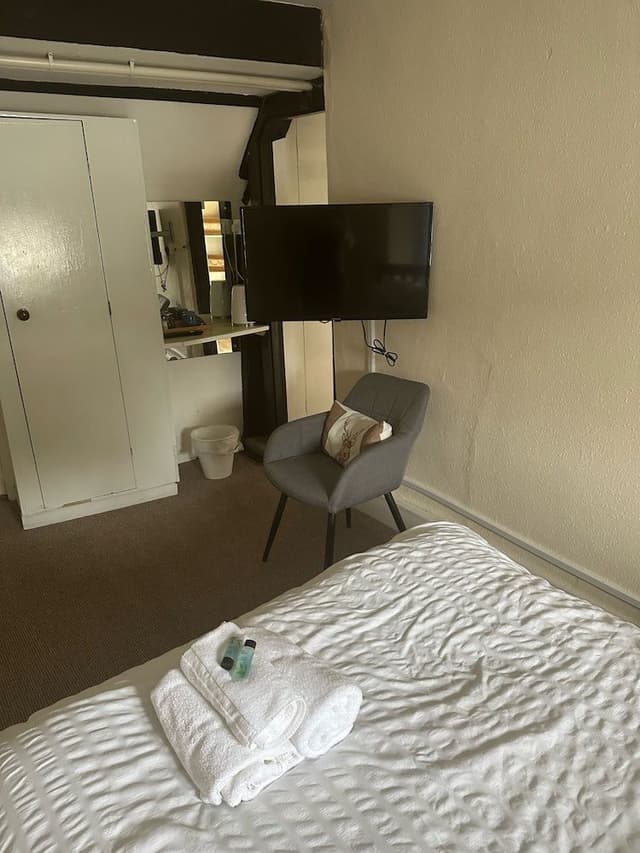 Basic Double Room, Ensuite