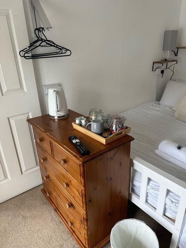 Basic Single Room, Ensuite