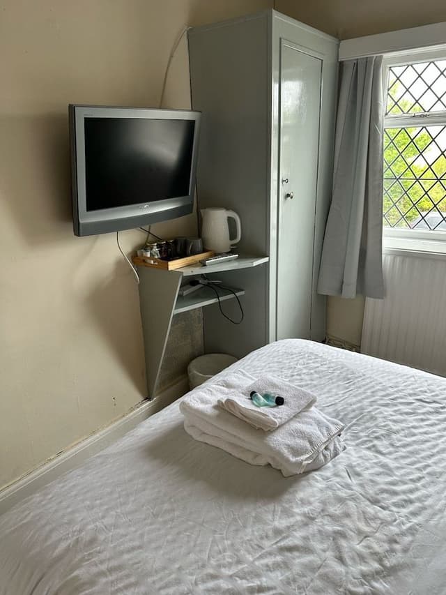 Basic Double Room, Shared Bathroom (with Shower Only)
