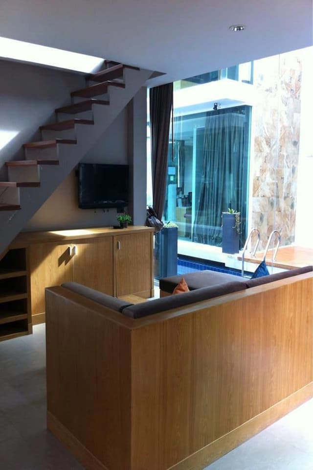 Duplex, Pool Access