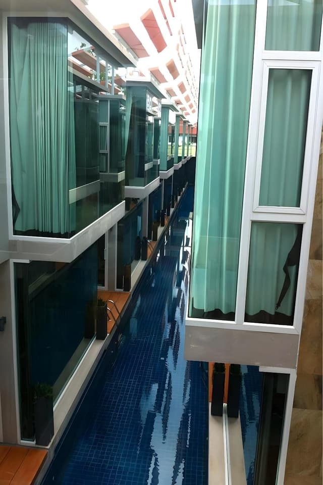 Duplex, Pool Access