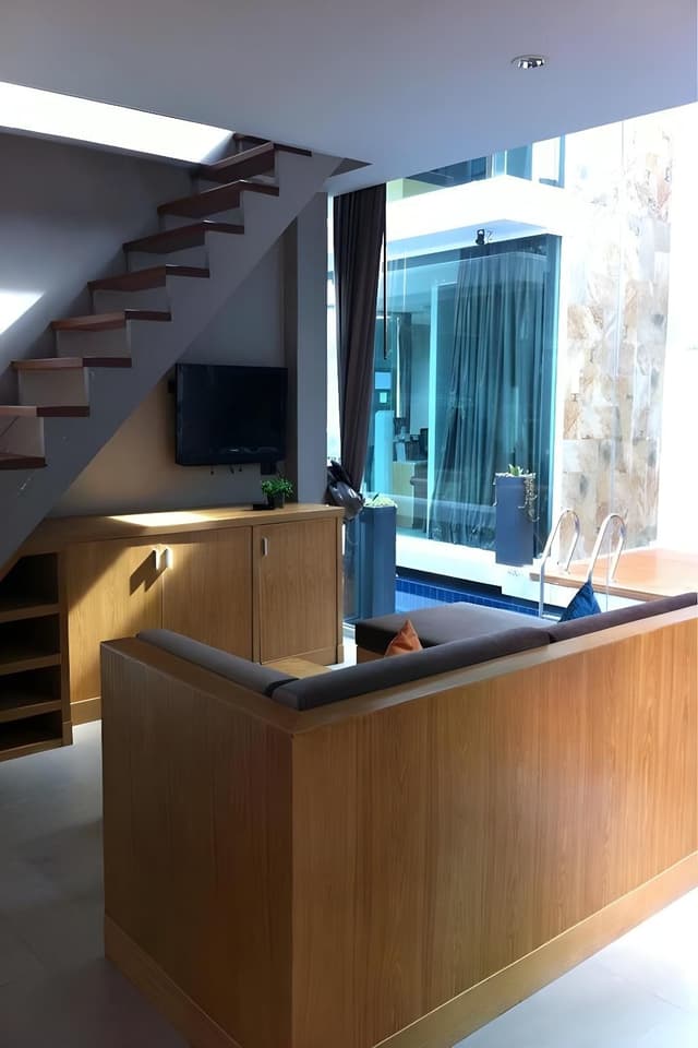 Duplex, Pool Access