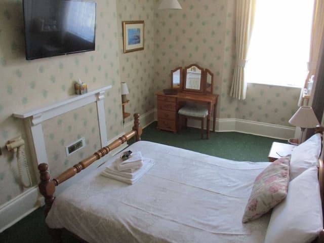 Standard Double Room, Ensuite (Room 9)
