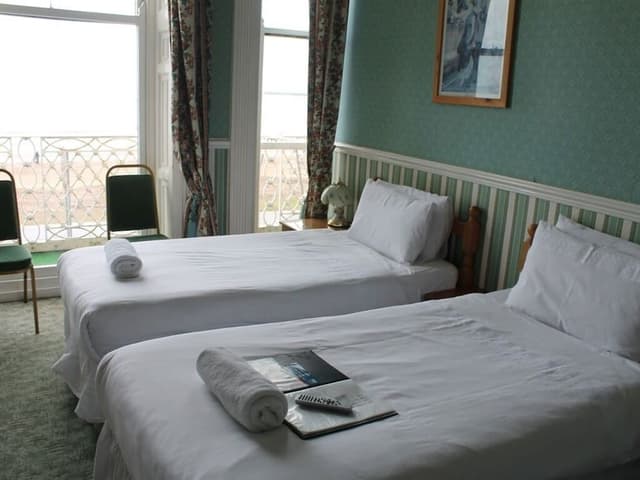Superior Twin Room, Ensuite, Sea View (Balcony-Room 19)
