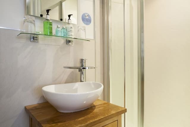 Standard Twin Room, Ensuite