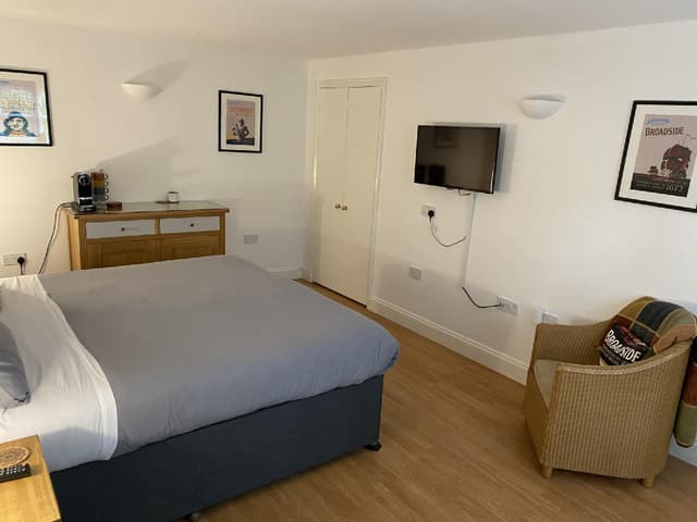 Double or Twin-Ensuite-The Regatta